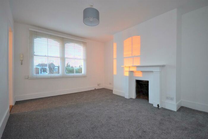 2 Bedroom Flat To Rent In Freelands Road Bromley, BR1