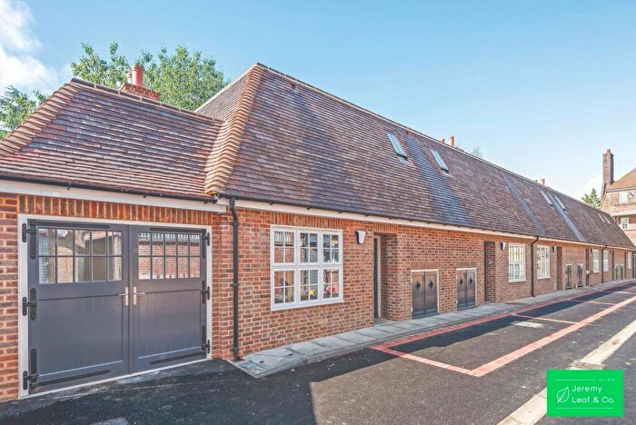 3 Bedroom House For Sale In Bute Mews, NW11