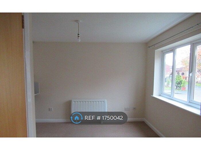 Studio To Rent In Maple Court, Bridgwater, TA6