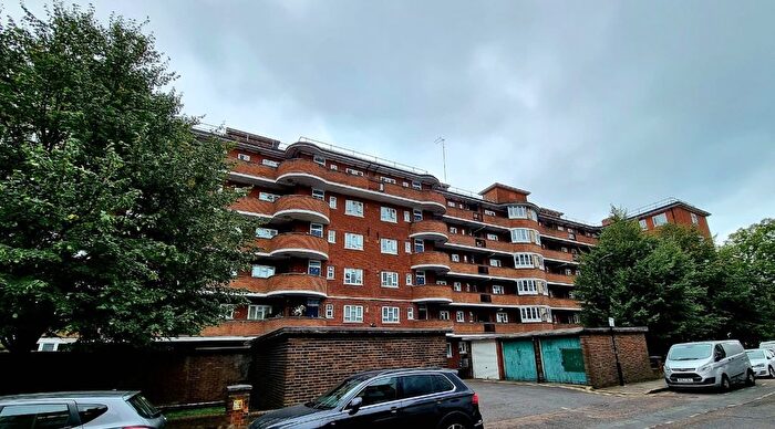 3 Bedroom Flat To Rent In Fanshaw Street, Shoreditch, London, N1