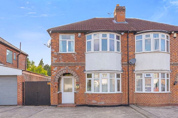 3 Bedroom Semi Detached House For Sale In Heyworth Road, Leicester, LE3