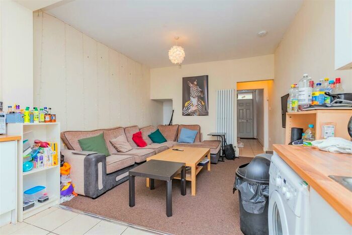 7 Bedroom House To Rent In Dawlish Road, Birmingham, B29