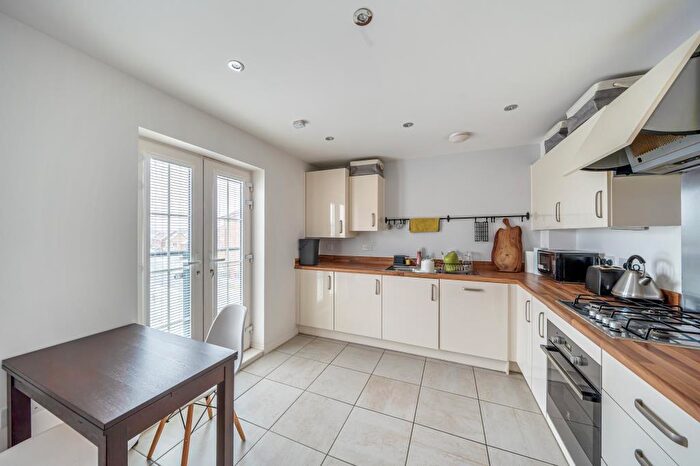 2 Bedroom Apartment To Rent In Didcot, Oxfordshire, OX11