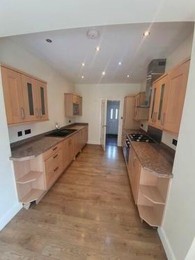 4 Bedroom End Of Terrace House To Rent In Woodside Crescent, Perth, PH2
