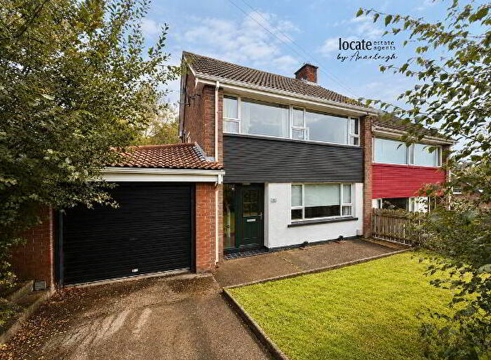 3 Bedroom Semi-Detached House For Sale In Sandringham Drive, Derry, BT47