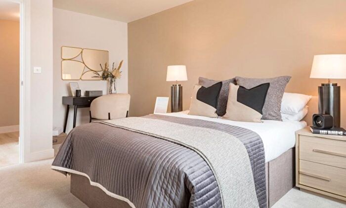 2 Bedroom Flat For Sale In Fontwell Meadows, Fontwell, BN18