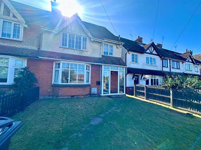 3 Bedroom Semi Detached House For Sale In Hythe Road, Ashford, TN24