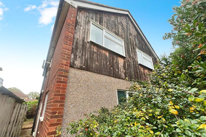 3 Bedroom Detached House For Sale In Marlborough Road, Slough, SL3