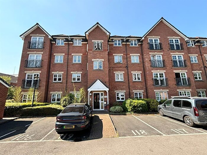 2 Bedroom Flat For Sale In Shearwater House, Fog Lane, M19