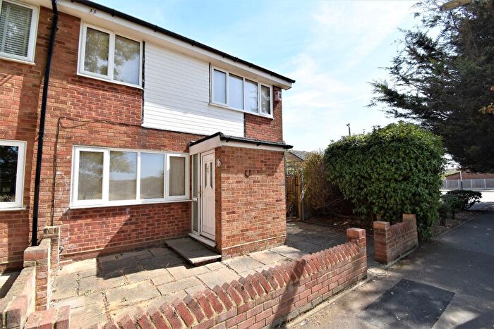 3 Bedroom End Of Terrace House To Rent In Scotney Walk, Hornchurch, RM12