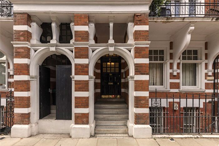 1 Bedroom Flat For Sale In Embankment Gardens, London, SW3