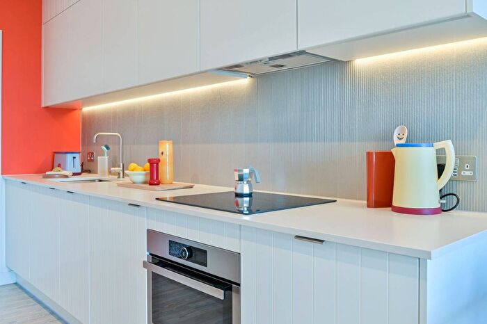 1 Bedroom Flat To Rent In Westfield Avenue, Stratford, London, E20