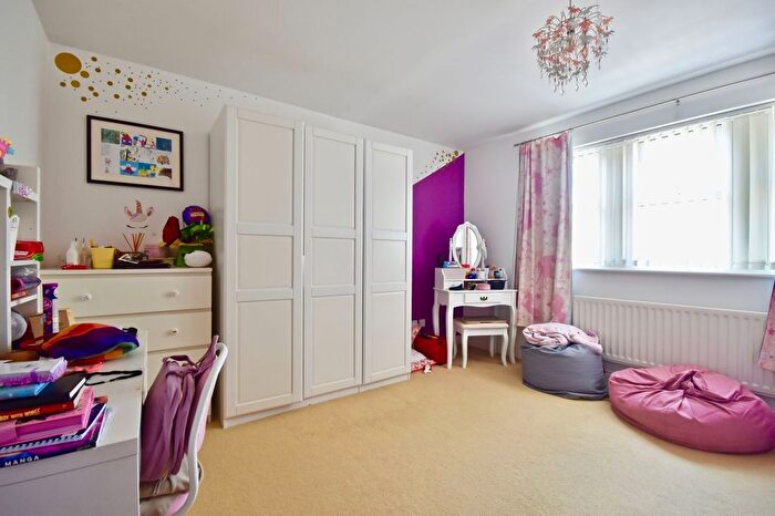 5 Bedroom Detached House For Sale In Quarry Gardens, Leatherhead, KT22