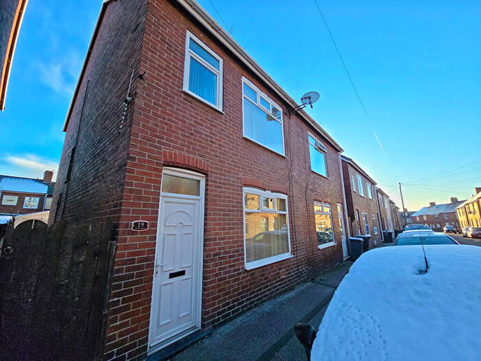 2 Bedroom Semi-Detached House For Sale In Kings Road, Cudworth, Barnsley, S72