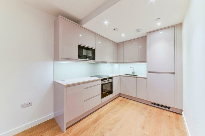 1 Bedroom Flat To Rent In Colindale Gardens, Thonrey Close, Colindale, London, NW9