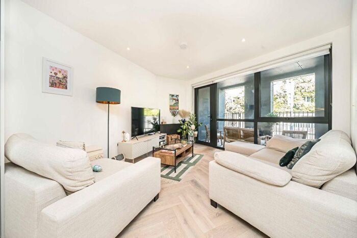 2 Bedroom Flat For Sale In Ravensbury Terrace, London, SW18