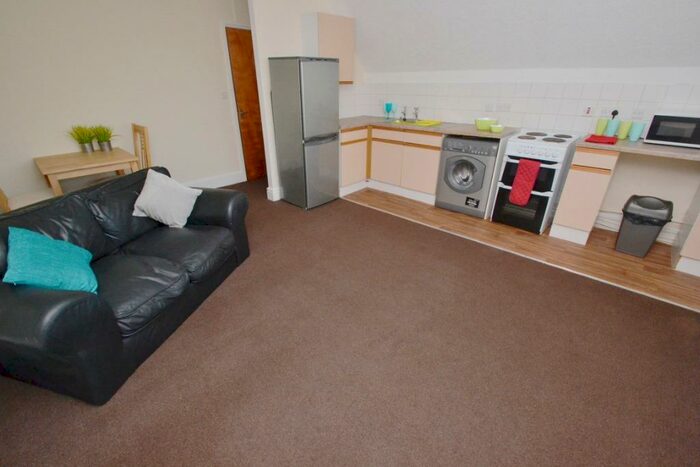 2 Bedroom Flat To Rent In Musters Road, West Bridgford, NG2