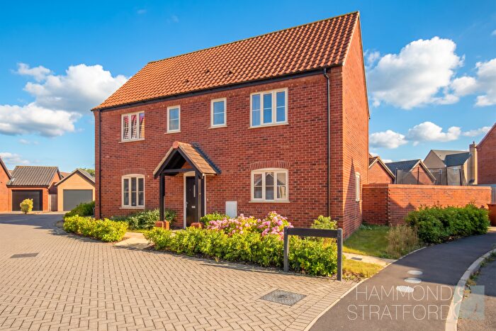 4 Bedroom Detached House For Sale In Honeybee Close, Great Ellingham, NR17