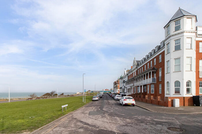 2 Bedroom Flat For Sale In Lewis Crescent, Cliftonville, Margate, Kent, CT9