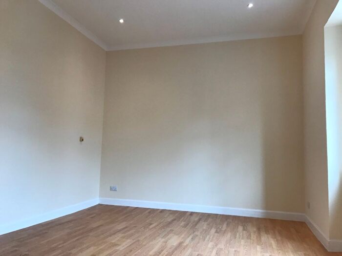 1 Bedroom Flat To Rent In Wellgate Street, Larkhall, ML9