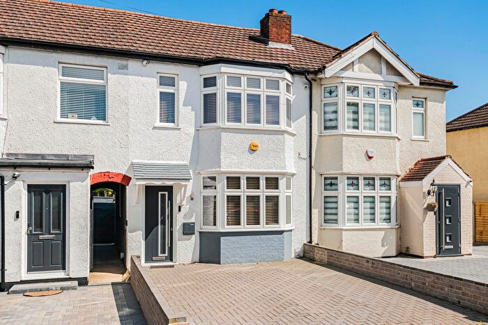 2 Bedroom Terraced House To Rent In Connaught Avenue, Enfield, EN1