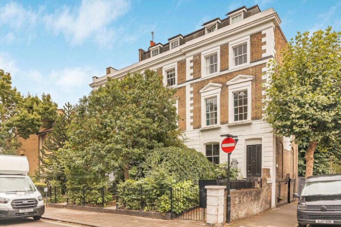 2 Bedroom Flat For Sale In Lauriston Road, Homerton, E9