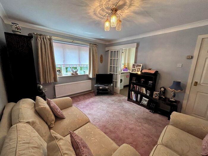 1 Bedroom Flat For Sale In Coed Coch Road, Old Colwyn, LL29