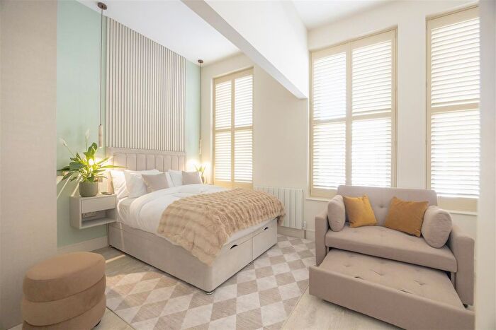 Studio To Rent In Shirland Road, London, W9