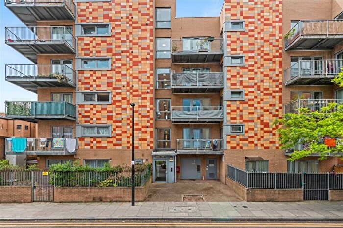 2 Bedroom Apartment To Rent In Glasshouse Fields, London, E1W