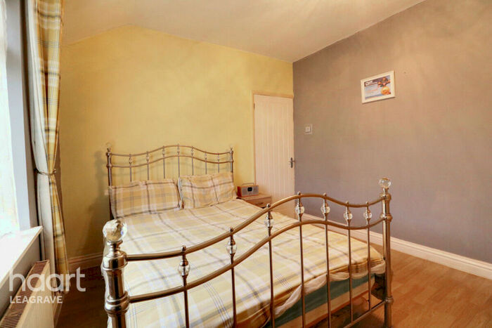 3 Bedroom Terraced House For Sale In Westmorland Avenue, Luton, LU3