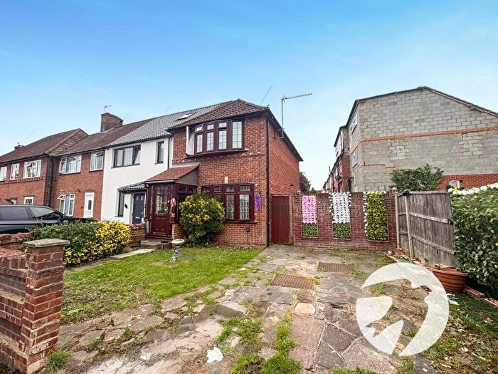2 Bedroom End Of Terrace House For Sale In Framlingham Crescent, London, SE9