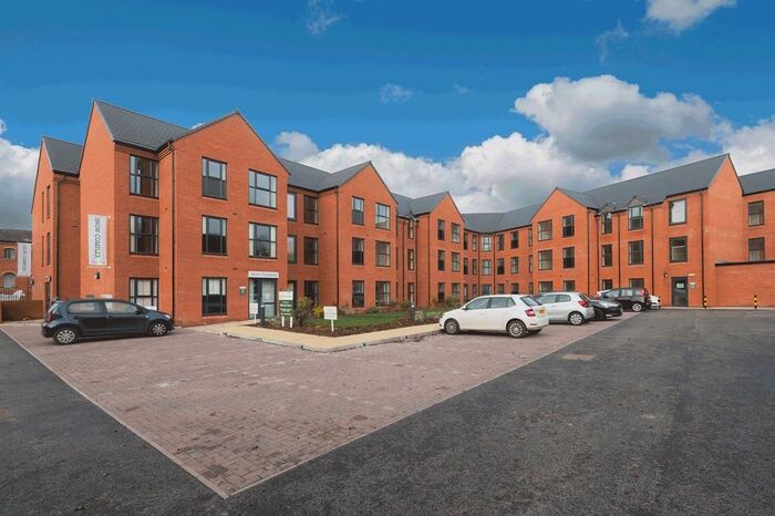 1 Bedroom Flat To Rent In Clive Road, Redditch, Worcestershire, B97