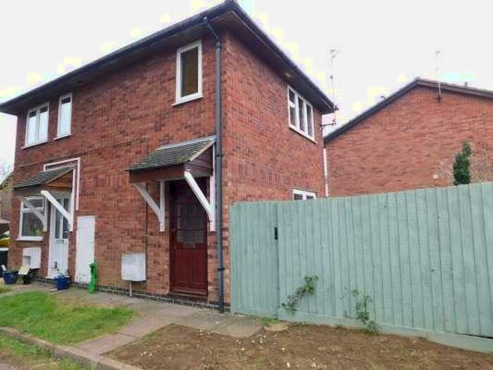 Studio To Rent In Cranemore, Peterborough, Cambridgeshire, PE4