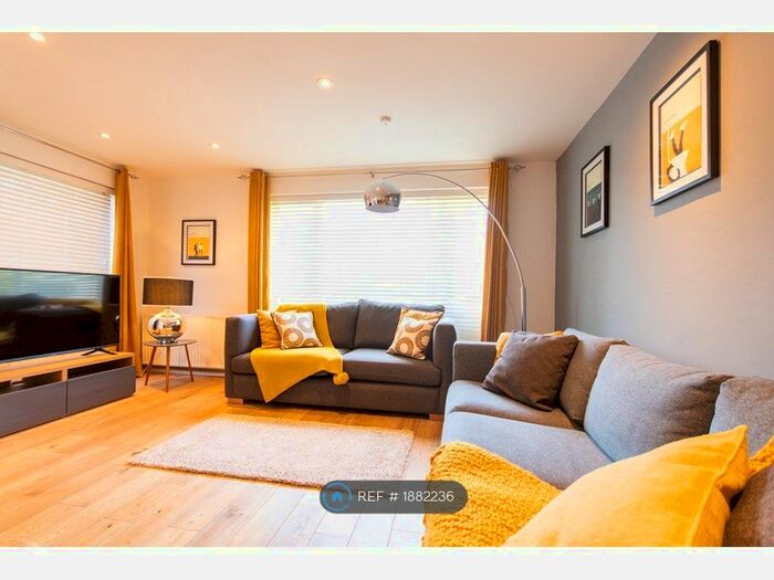 3 Bedroom Semi-Detached House To Rent In Enbrook Road, Folkestone, CT20