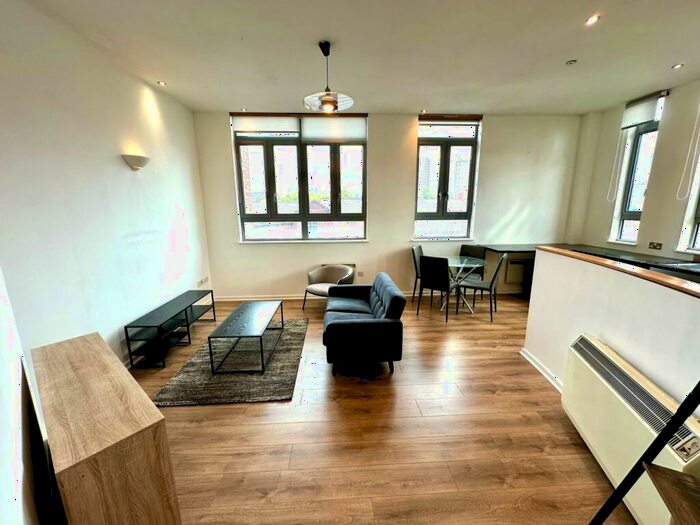 2 Bedroom Flat To Rent In Byron Street, Leeds, West Yorkshire, LS2