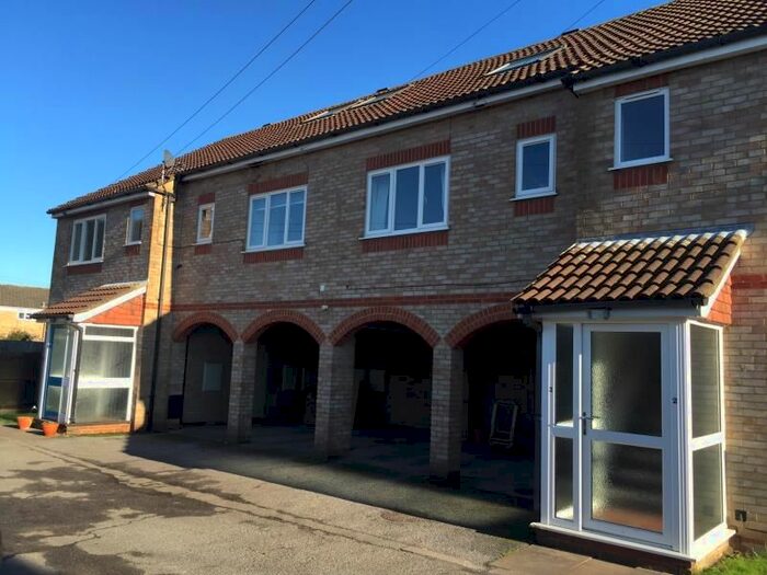 1 Bedroom Flat To Rent In Portsmouth Road, Cobham, Surrey, KT11