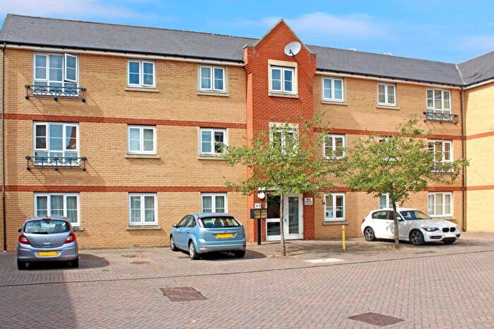 2 Bedroom Flat For Sale In Bridge Road, Wickford, SS11