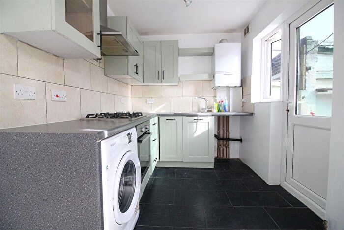 3 Bedroom Semi-Detached House To Rent In Frogmore Gardens, Hayes, UB4