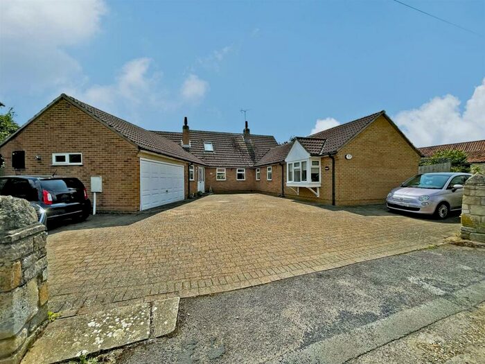 4 Bedroom Detached Bungalow For Sale In High Street, Carlby, PE9