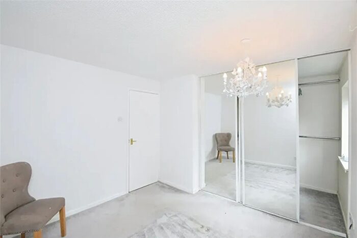 3 Bedroom Semi-Detached House To Rent In Byron Way, Swansea, SA2