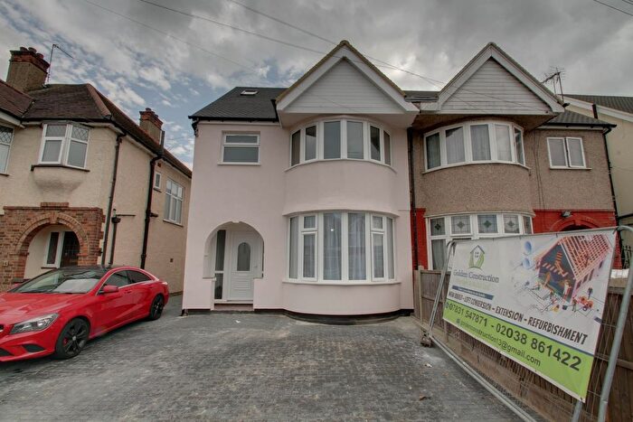 5 Bedroom Property To Rent In Tanfield Avenue, London, NW2