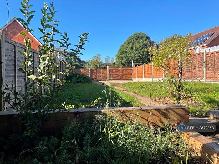 3 Bedroom Semi-Detached House To Rent In Lipscombe Rise, Alton, GU34