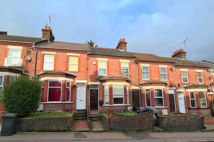 Studio To Rent In Dallow Road, Luton, LU1