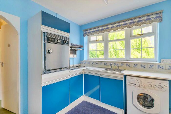 2 Bedroom Bungalow For Sale In Parkway, Woburn Sands, Milton Keynes, Buckinghamshire, MK17