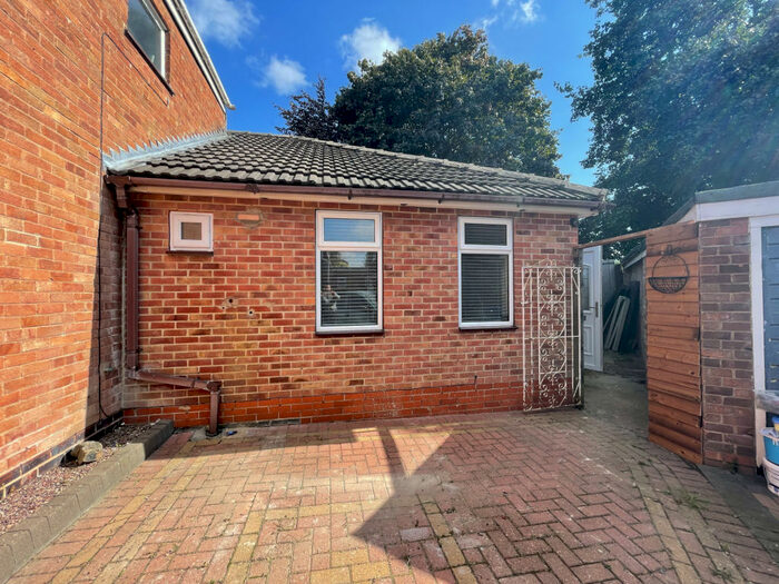 2 Bedroom Bungalow To Rent In Mead Close, Derbyshire, DE24