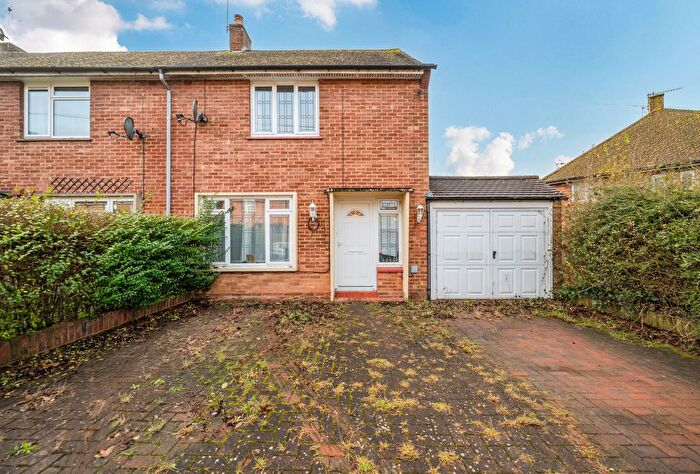 2 Bedroom End Of Terrace House For Sale In Sherwood Way, Tunbridge Wells, Kent, TN2
