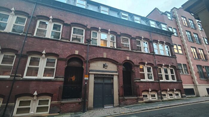 1 Bedroom Flat To Rent In Holdsworth House, King Street, Wakefield, West Yorkshire, WF1