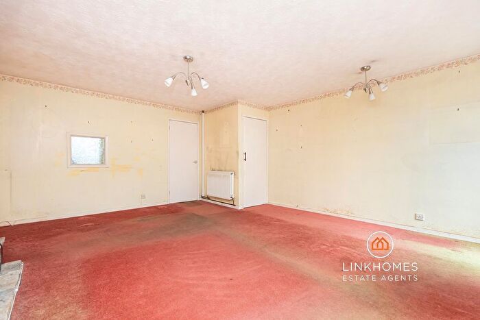 3 Bedroom Terraced House For Sale In Dacombe Drive, Poole, BH16