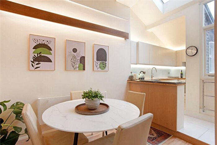 1 Bedroom Flat For Sale In Penywern Road, London, SW5