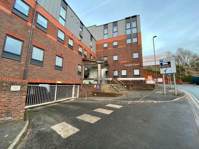 1 Bedroom Apartment To Rent In Bellfield Road, High Wycombe, HP13